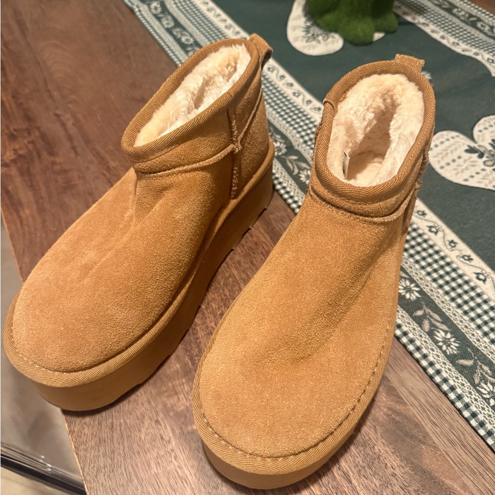 Cushionaire Women’s Tan Suede Plush-Lined Ankle Boot